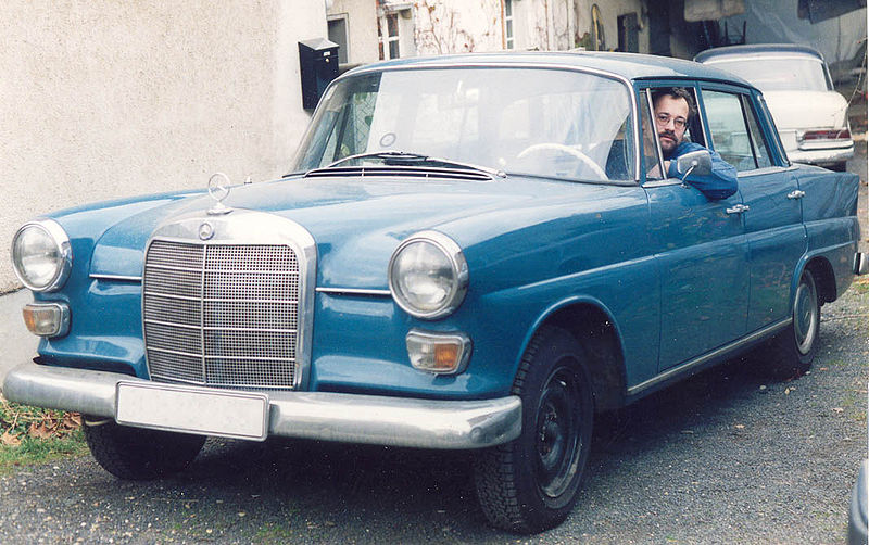 Mercedes E W110
